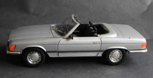 Chrono Mercedes-Benz 350 SL Convertible 1971 DieCast Model (4229)